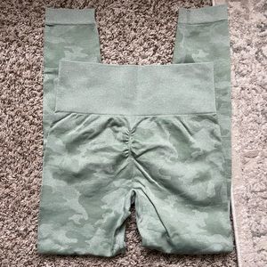 Green Camo Seamless Leggings